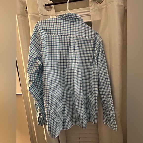 Vineyard Vines Button-Up - Picture 2 of 2